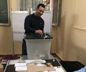 أحمد مرتضى منصور يدلى بصوته في الانتخابات الرئاسية :«كن ايجابي وشارك»