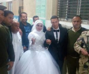 جمعهما الحب.. عروسان الشرقية يدليا بصوتهما في انتخابات الرئاسة بزي الفرح (صور)
