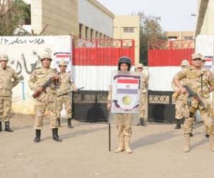 رجال الأمن في خدمة المواطنين المقعدين داخل اللجان الانتخابية