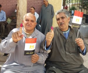 مواطن خمسينى: جيت انتخب قبل ما اللجنة تفتح بساعة (صورة)