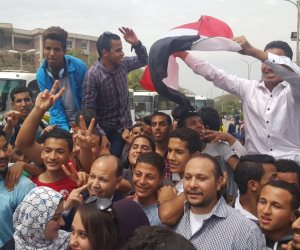 وقفة بميدان التحرير لدعوة المواطنين للانتخابات بالأعلام والأغانى الوطنية