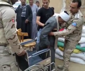 معمر في قنا يصر على المشاركة في الانتخابات الرئاسية (فيديو)