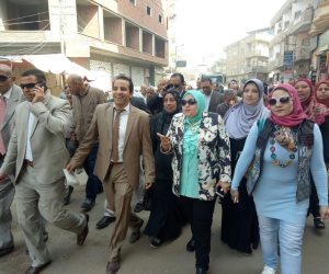 مسيرة حاشدة لرئيس «الدلنجات».. وقيادات الأحزاب لحث المواطنين على المشاركة (صور)
