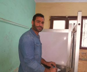 محمد عبد المنصف يدلى بصوته فى انتخابات الرئاسة (صور)