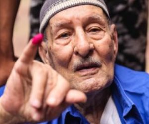 يا جبل ما يهزك ريح.. تسعيني يدلي بصوته: أنا مش أقل من حد