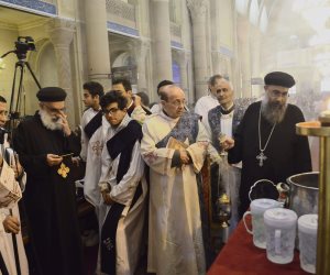 إقبال كثيف على الكنيسة المرقسية بالإسكندرية للإحتفال بحد السعف (صور)