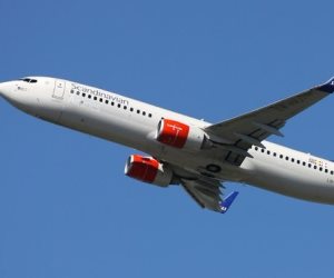 السويد تفرض رسما بيئيا على النقل الجوي بعد ارتفاع عدد الرحلات 