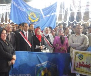 مصر بتفرح.. جامعة دمنهور تنظم مسيرة حاشدة للاحتفال بفوز السيسى فى انتخابات الرئاسة 