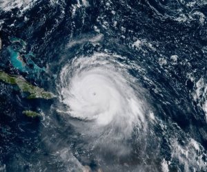 لإعادة الإعمار وبناء المنازل المنهارة..تايوان تتبرع لصالح ضحايا إعصار "إيان" فى ولاية فلوريدا بـ 300 مليون دولار