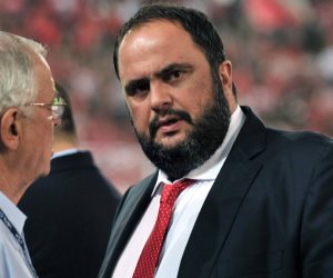 «الكلام لك يا زمالك».. أولمبياكوس يسرح لاعبيه لنهاية الموسم ويلعب بالناشئين 