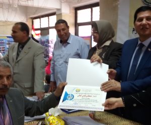 تكريم 90 من قيادات التربية والتعليم بكفر الشيخ والطلاب المثاليين (صور)
