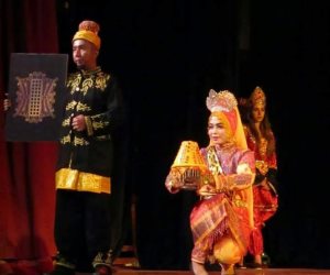 أندونيسا تستهل عرضها الفنى بحكاية اتشيه في مهرجان دمنهور الدولى السادس للفولكلور   ( صور  ) 