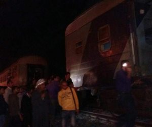 السيطرة على حريق بقطار «القاهرة- الإسكندرية» بمزلقان قليوب (صور)