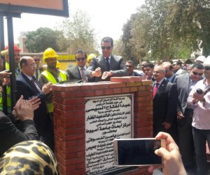 وزير التعليم العالي يضع حجر الأساس في أسيوط لأكبر مركز بحثي على مستوى الجامعات المصرية 