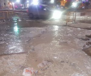 انفجار خط المياه المغذى لمدينة المحلة بعد ساعات من إصلاحه (صور) 