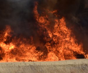 طوارئ في ولاية أوكلاهوما الأمريكية بسب حرائق الغابات (صور)