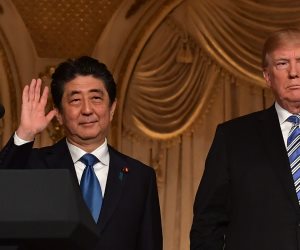 زيارة رئيس وزراء اليابان لبكين.. تشكيل جبهة مع الصين ضد أمريكا أم تعاون اقتصادي؟