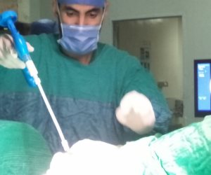 مستشفى حكومية تنجح في إجراء عملية بالحقن الأسمنتي دون جراحة لمسنة