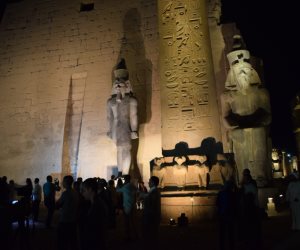 الأقصر تُعيد تمثال جديد للملك رمسيس الثاني بواجهة معبد الأقصر (صور)