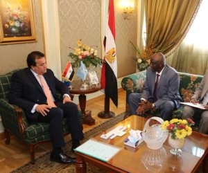 وزير التعليم العالي يبحث سبل تيسير الإجراءات على الطلاب الصوماليين الدارسين في مصر