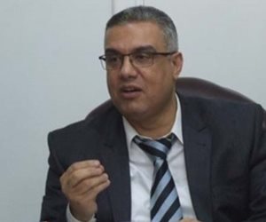 تجديد حبس وكيل وزارة الصحة السابق بالإسكندرية 45 يوما في اتهامه بتلقى الرشوة
