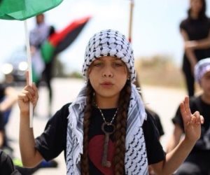 جنى التميمي.. كيف أصابت «أصغر مراسلة بالعالم» الاحتلال الإسرائيلي؟ (فيديو)