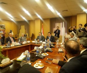 رئيس جامعة المنصورة يستقبل وزير التعليم العالى