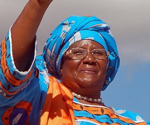 السبت.. رئيسة مالاوي السابقة المشتبه في تورطها بقضية فساد تعود للبلاد