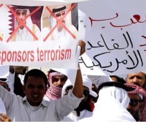 تحت لافتات «الشعب يريد طرد العديد» مظاهرات شعبية ضد النظام القطري  