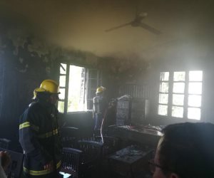 السيطرة على حريق نشب في إدارة ري طلخا بالدقهلية (صور)