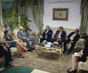 محافظ جنوب سيناء يلتقي روؤساء الاتحاد الدولي والأفريقي والأسيوي للكرة الطائرة (صور)