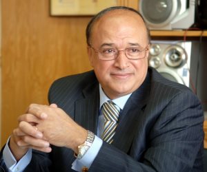 اليابان تمنح السفير «محمود كارم» وسام «الشمس المشرقة»