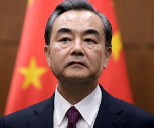 وزير الخارجية الصيني: ندعم إنهاء حالة الحرب بين الكوريتين