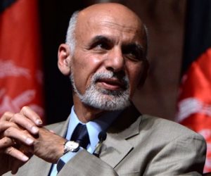الرئيس الأفغانى يدشن بطاقات هوية جديدة وسط خلاف عرقي