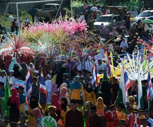 انطلاق مهرجان "تاديكا سامفان" للأطفال فى تايلاند