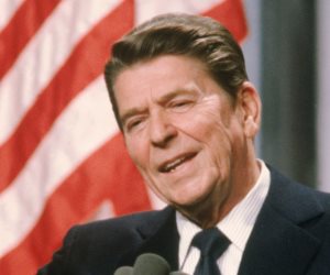 بطل «إيران - غيت».. الرئيس القادم لجمعية البنادق الأمريكية