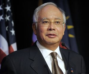 «نجيب رزاق» يتنحى عن رئاسة الائتلاف الحاكم بماليزيا