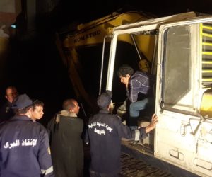 إصابة 5 أشخاص والبحث عن عجوز في انهيار منزل قديم بأسيوط (صور)