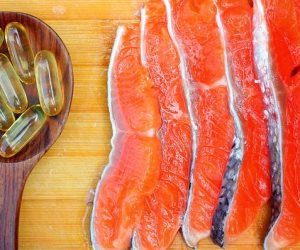 أطعمة ومكملات غذائية تخفف ألام التهاب المفاصل منهم زيت السمك واللفت