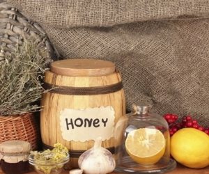 علاجات طبيعية للحد من أعراض التهاب الشعب الهوائية.. كلمة السر في العسل