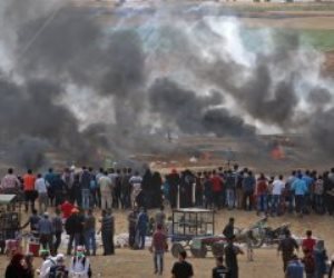 مجزرة إسرائيلية جديدة بحق فلسطينيين ينتظرون شاحنات المساعدات فى غزة