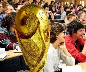 بين الامتحانات والصيام والحر وكأس العالم.. طلاب الثانوية العامة بين نارين 