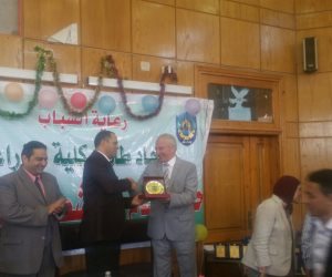رئيس جامعة دمنهور يفتتح حفل ختام الأنشطة الطلابية بكلية الزراعة لعام 2018