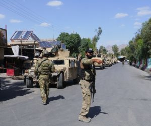 دوريات أمنية فى إقليم فرح بأفغانستان بعد تطهيره من مقاتلى «طالبان»