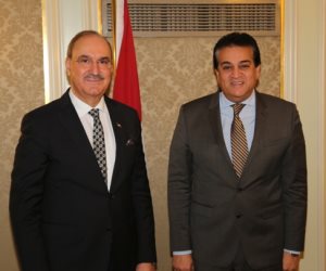 وزير التعليم العالي يبحث مع سفير العراق آليات التعاون العلمى 
