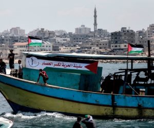قوات الاحتلال الإسرائيلي تفرج عن 14 فلسطينيا من غزة 