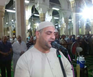 صلاة التراويح بمسجد "الدسوقي" فى كفر الشيخ 23 ركعة بجزء من القرآن ( صور ) 