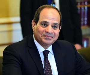 الرئيس السيسي يشكر شريف إسماعيل في ليلة القدر.. ويوضح سبب تغيير الحكومة