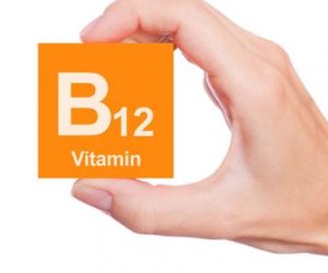 أعراض نقص فيتامين B12 في جسم الإنسان (فيديو)