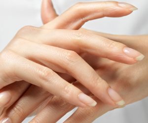 أسباب التعرض لتورم اليدين بشكل مفاجئ